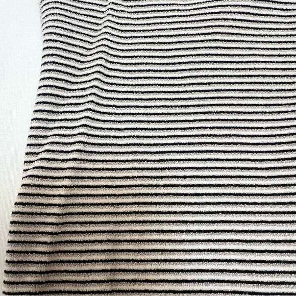 Striped Off-Shoulder Women's Crop Top - Picture 5 of 5